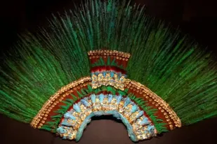El museo Weltmuseum Wien dice que el objeto más valioso de su colección es el "penacho del México antiguo"
