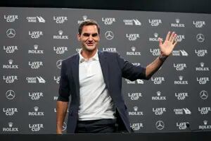 Roger Federer sorprendió a sus seguidores al posar con las BlackPink, el grupo K-pop de moda