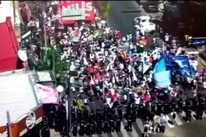 La policía porteña impidió que una columna de manifestantes ingresara a la Ciudad