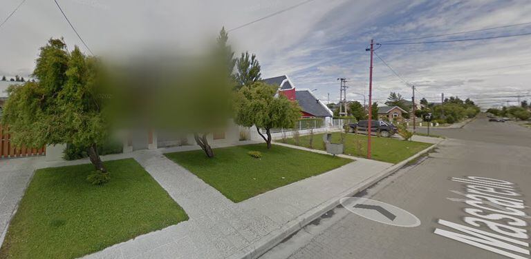 Captura de Google Street View. Fachada de la casa de Cristina Kirchner en Río Gallegos difuminada.