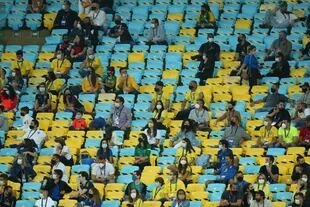 La decepción de los pocos miles de hinchas brasileños que pudieron entrar en el Maracaná para ver la final de la Copa América 2021 ante la Argentina