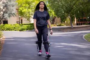 Esta "bota" exoesquelética permite caminar de forma más rápida y eficaz