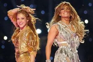 De cuánto son las fortunas de Shakira y Jennifer López, dos de las latinas más ricas del mundo