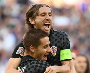 Luka Modric, capitán y referente de Croacia, festeja su gol de penal