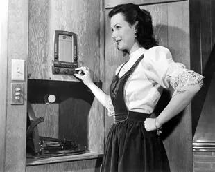 Hedy Lamarr, además de una exitosa actriz, hizo aportes claves en el universo de las telecomunicaciones