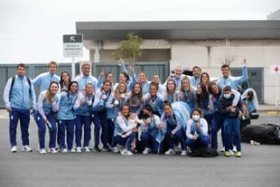 Emotiva llegada de los atletas olímpicos argentinos al aeropuerto de Ezeiza