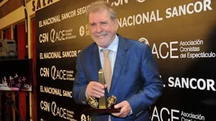 Arturo Puig feliz por haber ganado como Mejor Director de Musical por Sugar