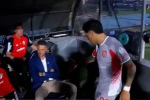 Cómo fue el saludo entre Enzo Pérez y Martín Demichelis antes del partido por la Supercopa