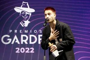 Wos, ganador del Gardel de Oro 2022: del vértigo que siente a la “bendición” de Fito Páez