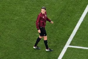 La francesa Stéphanie Frappart será la primera mujer que arbitrará un partido de un Mundial