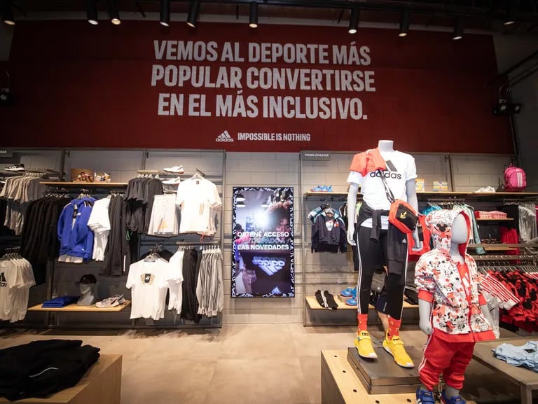 Con una inversión de $82 millones, Adidas desembarcó en el Shopping Alto Palermo 