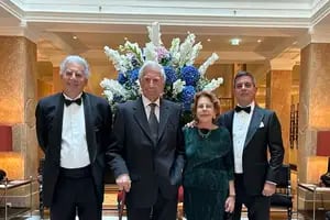 Las vacaciones de Mario Vargas Llosa y Patricia Llosa: de los ayunos en Marbella a las tartas Sacher en Salzburgo