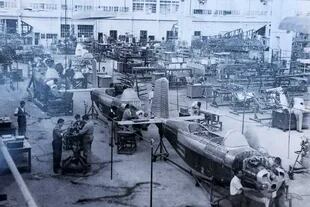 Ayer. Producción de la línea de aviones B-45 Mentor en los años 60, época dorada de una fábrica que era un ejemplo