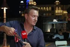 Periodistas de Dinamarca fueron amenazados por un grupo de hombres cuando transmitían en vivo desde Doha