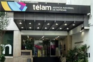 La agencia de noticias Télam anunció el desplazamiento de más de 350 trabajadores