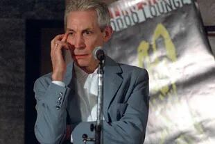 Charlie Watts reflexivo, durante la gira por Argentina, el 8 de febrero de 1995