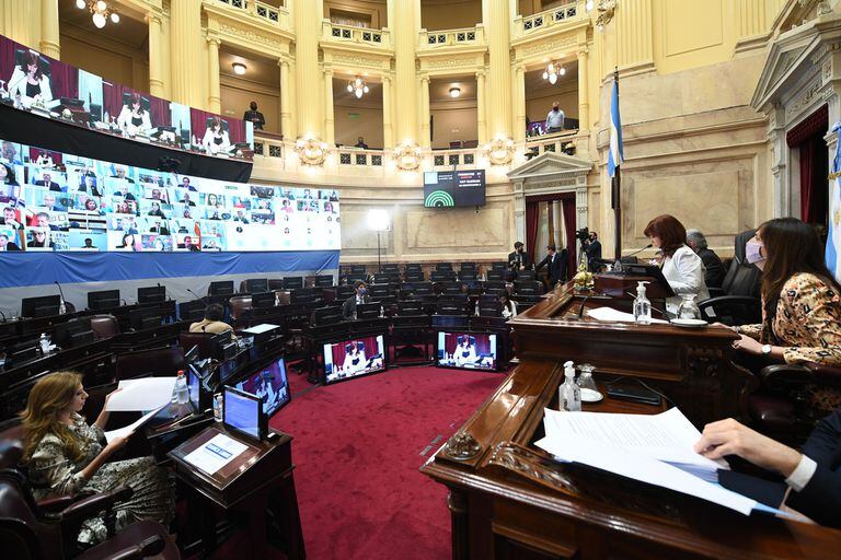 Senado: Cristina, en una tregua, prepara su ofensiva legislativa para fin de año