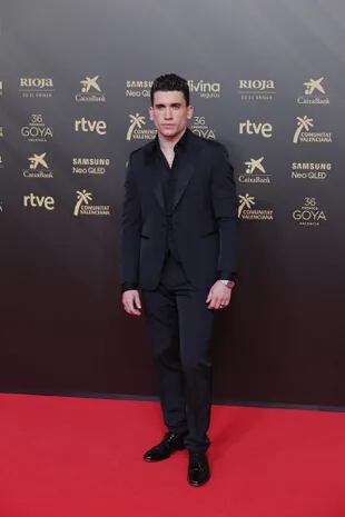 Jaime Lorente en la alfombra roja de los Premios Goya 2022
