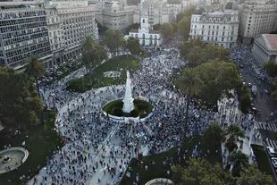 La manifestación en Plaza de Mayo desde el aire