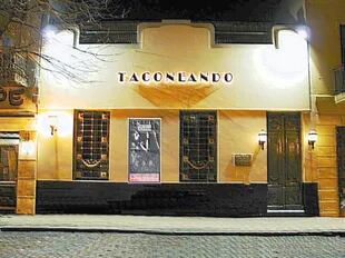 Taconenado, la casa de tango que Beba Bidart fundó, donde bailó por última vez, sigue funcionando