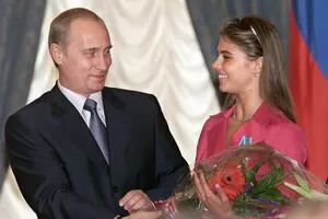 Quién es la supuesta novia de Putin, que sorprendió con un inesperado discurso sobre la guerra en Ucrania