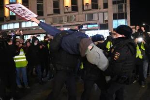 Protestas en Moscú contra la guerra de Ucrania el 26 de febrero de 2022