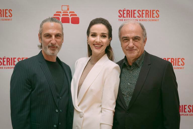 Ernesto Alterio, Natalia Oreiro y Francesc Orella, en su paso por el Festival frances Série Series, celebrado en Fontainebleau