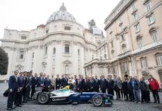 A fondo: el Papa Francisco bendijo un auto de la Fórmula E