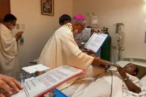 Ordenan sacerdote a un joven seminarista tras un repentino diagnóstico de cáncer terminal