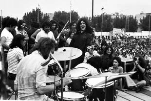 Billy Bond con La Pesada, en el Festival del Triunfo Peronista, marzo de 1973, en Argentinos Juniors.