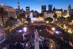 Contra la violencia y la desigualdad, más de 300.000 personas se movilizaron desde el Congreso de la Nación a Plaza de Mayo