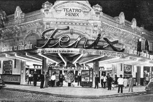 El cine teatro Fénix, ubicado en la esquina de Rivadavia y Pergamino, en Floresta, en los años '40