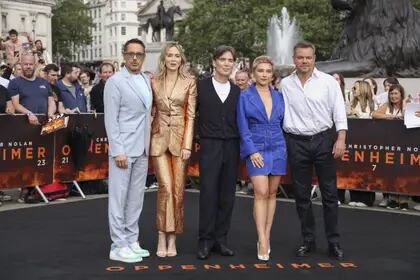 Robert Downey Jr., Emily Blunt, Cillian Murphy, Florence Pugh y Matt Damon en Londres, durante la presentación de Oppenheimer, de Christopher Nolan