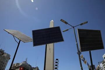 Varias pantallas de energía solar fueron vandalizadas
