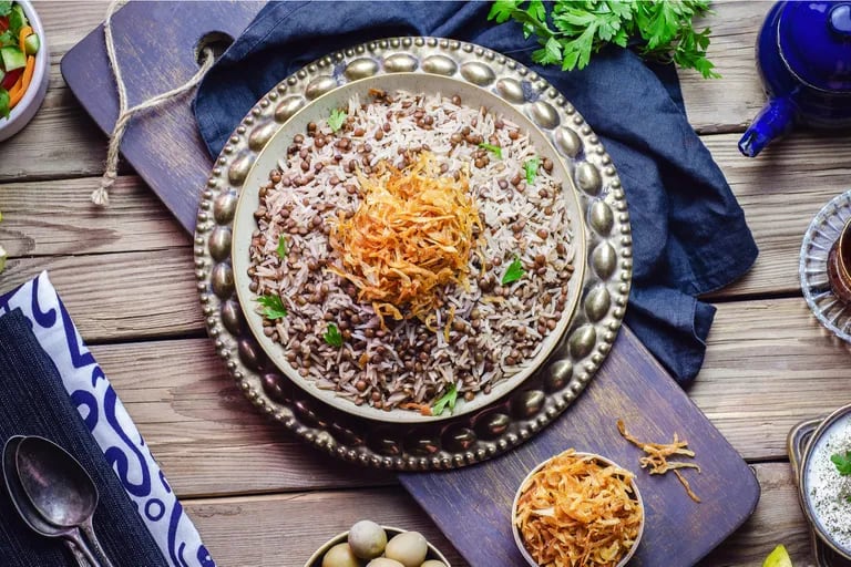 Receta de arroz con lentejas Emyedra o Mayadara - LA NACION