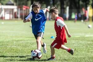 Candelaria, la chica de 8 años que venció los prejuicios del fútbol