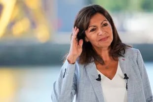 Anne Hidalgo, the mayor of Paris, denied that the Parque de los Príncipes was on sale and thought that PSG's bid for the stadium was scarce.