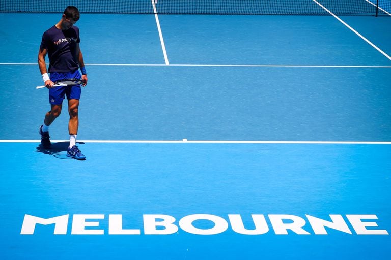 Novak Djokovic, durante una práctica antes del Australian Open