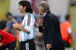 Lionel Messi y José Pekerman en el Mundial de Alemania 2006