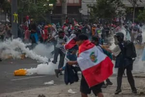 A un año del fallido autogolpe de Estado de Castillo, Perú aún es un polvorín
