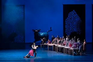 Tiempo de toreros: Jiva Velázquez como Escamillo, en el primer reparto de la puesta de Alejandro Cervera que se estrena esta semana en el Teatro Colón
