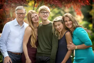 Bill y Melinda Gates junto a sus hijos Phoebe, Rory y Jennifer