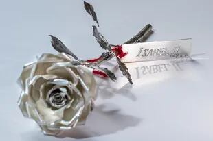 La rosa de plata en homenaje a Isabel II