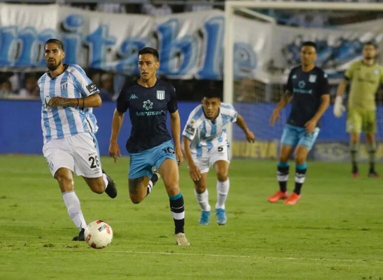 Atlético Tucumán - Racing, por el Torneo 2021: la Academia ganó 2-0 como  visitante, cortó la racha y Fernando Gago logró la primera victoria como su  DT - LA NACION