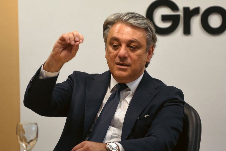 El CEO global de Renault dijo que la filial argentina exportará más para poder importar