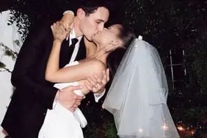 Ariana Grande compartió el álbum de fotos de su íntima boda