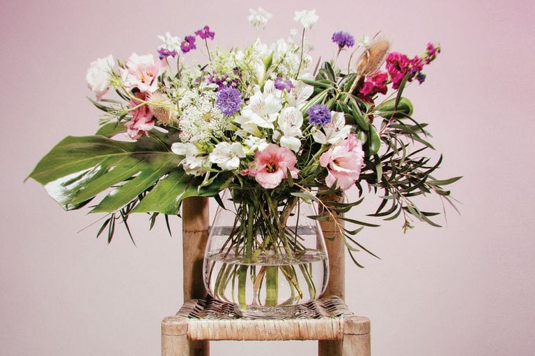 Cinco ideas que reinventan la decoración con flores
