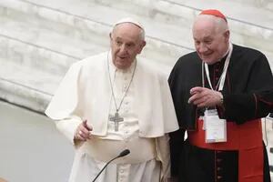 El Papa aceptó la renuncia de un influyente cardenal y sorprendió al designar a su sucesor