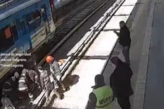 Un hombre se descompensó, cayó a las vías, un tren le pasó por encima y sobrevivió