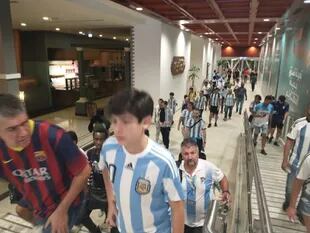 Los argentinos copan el Mall of Qatar en la previa del cruce con Australia